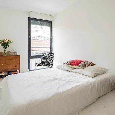 Stunning 3bd Industrial-style Maisonette In * Paris