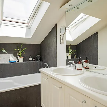 Apartment Stunning 3bd Industrial-style Maisonette In
