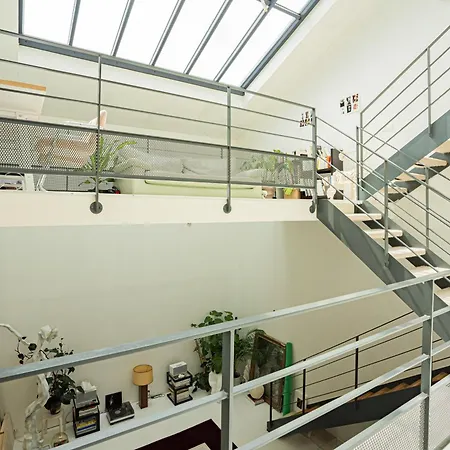 Stunning 3bd Industrial-style Maisonette In Apartment Paris