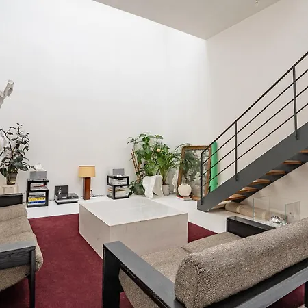 Stunning 3bd Industrial-style Maisonette In Apartment